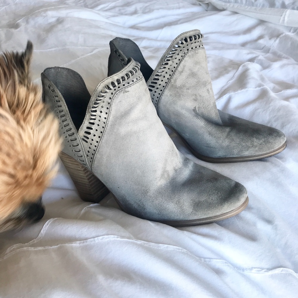 VINCE CAMUTO SNIP-TOE LASER CUT BOOTIE